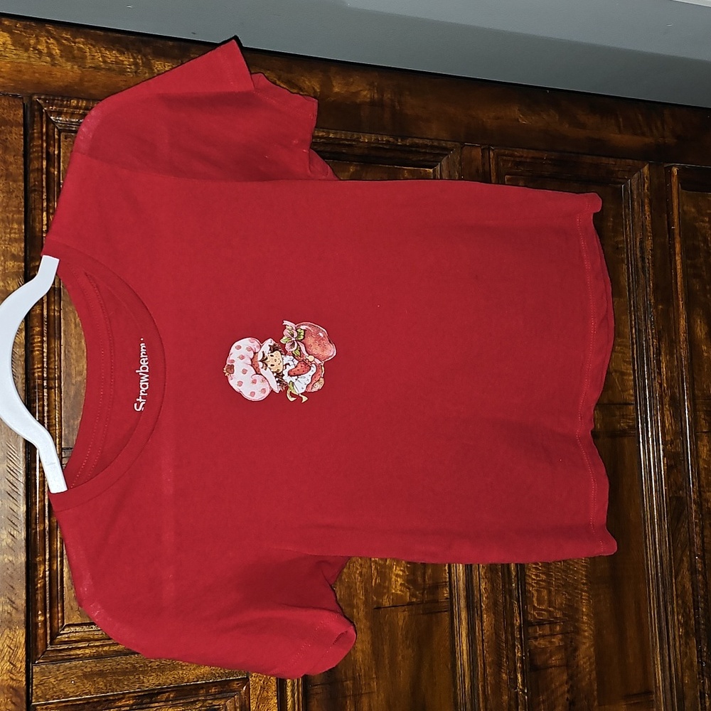 Strawberry Shortcake Tshirt. Sz XS, Womens